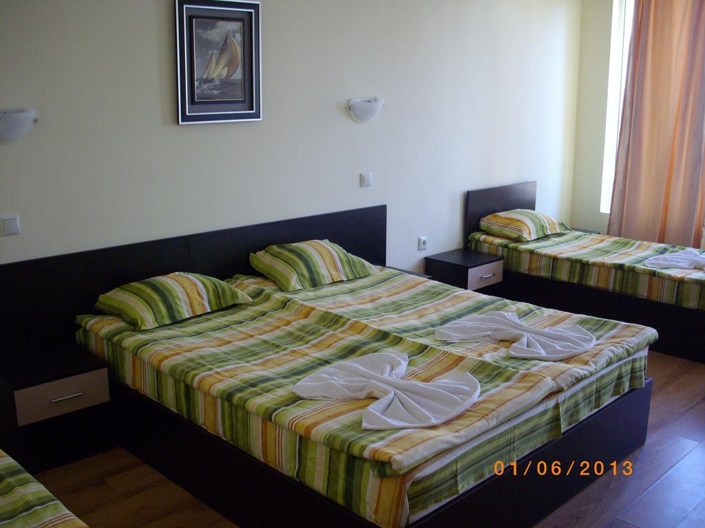 Семеен Хотел Атива - Family Hotel Ativa Lozenets Bagian luar foto
