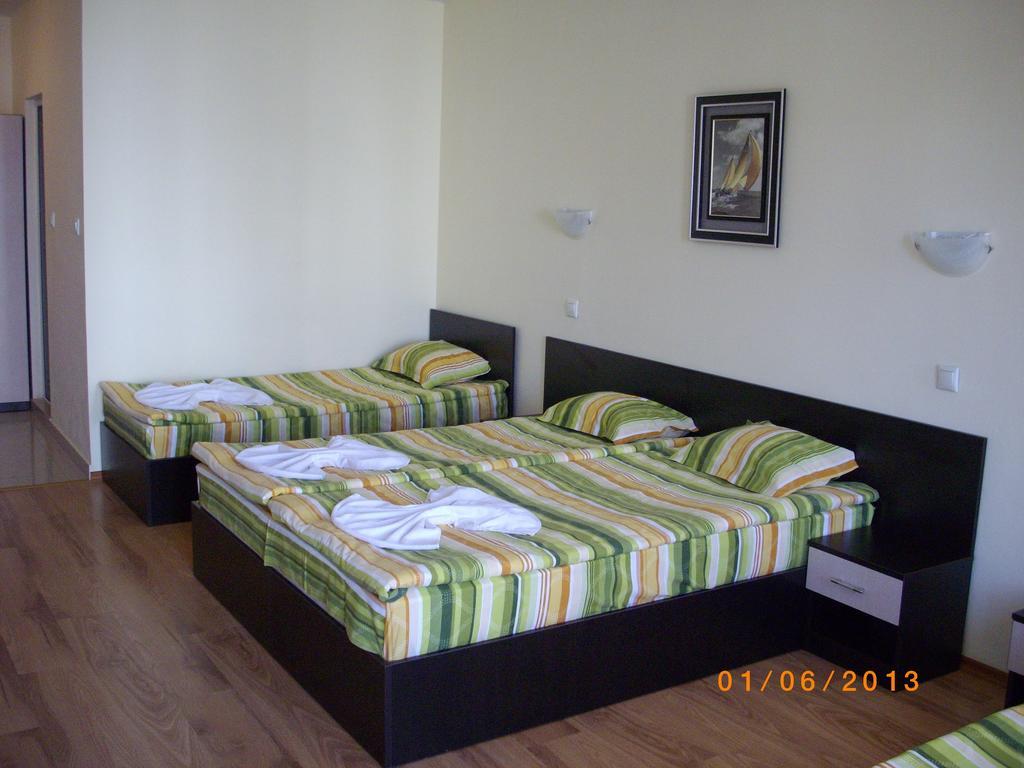 Семеен Хотел Атива - Family Hotel Ativa Lozenets Bagian luar foto