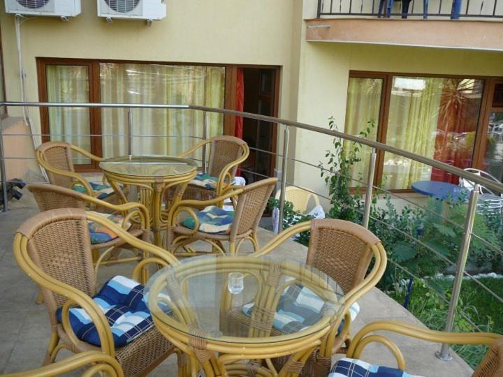 Семеен Хотел Атива - Family Hotel Ativa Lozenets Bagian luar foto