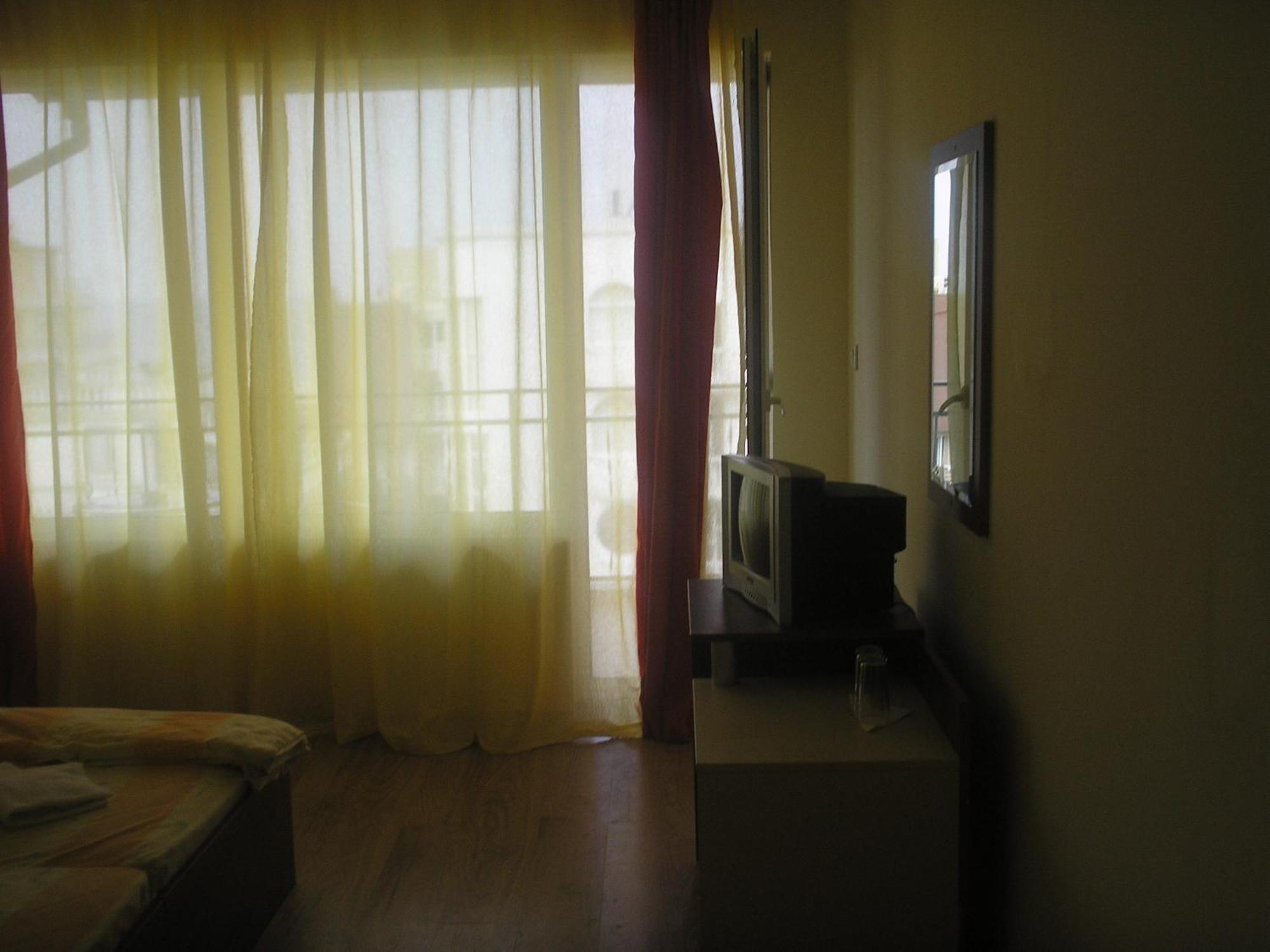 Семеен Хотел Атива - Family Hotel Ativa Lozenets Bagian luar foto