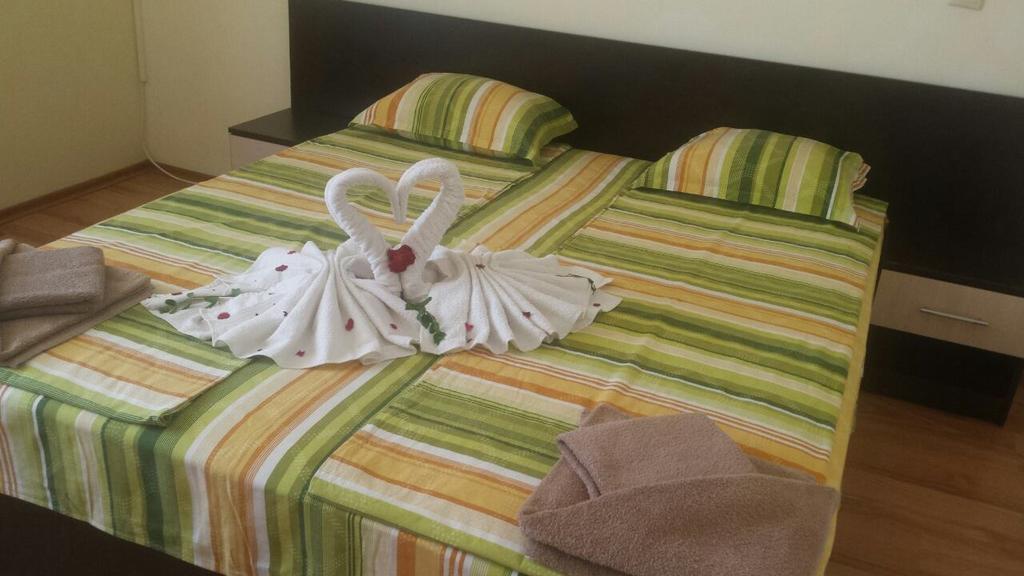 Семеен Хотел Атива - Family Hotel Ativa Lozenets Bagian luar foto