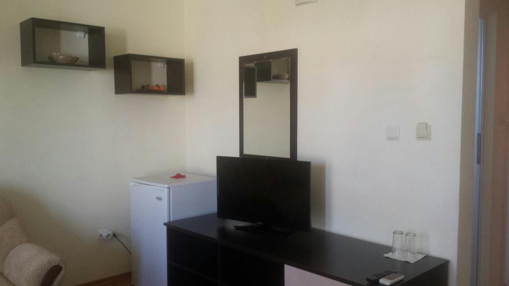 Семеен Хотел Атива - Family Hotel Ativa Lozenets Bagian luar foto