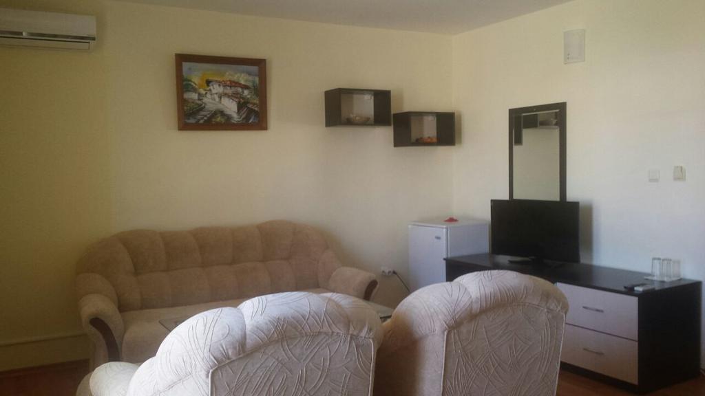 Семеен Хотел Атива - Family Hotel Ativa Lozenets Bagian luar foto