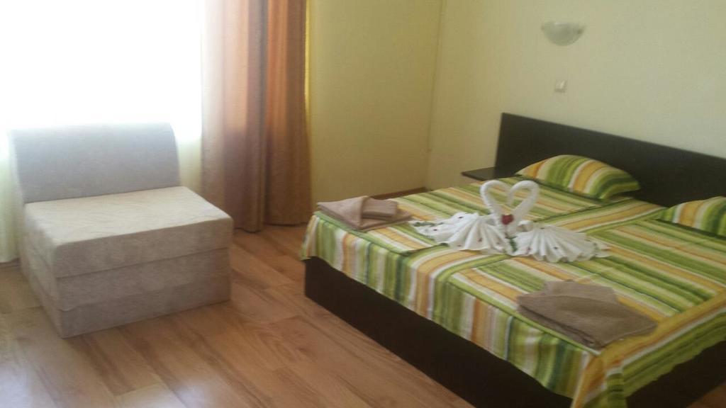 Семеен Хотел Атива - Family Hotel Ativa Lozenets Bagian luar foto